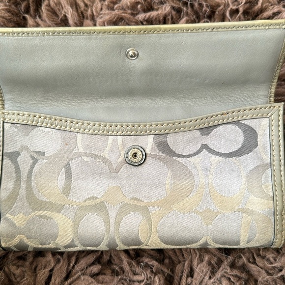 COACH Silver/Gray and tan signature Turnlock wallet with purple lining - Picture 10 of 13